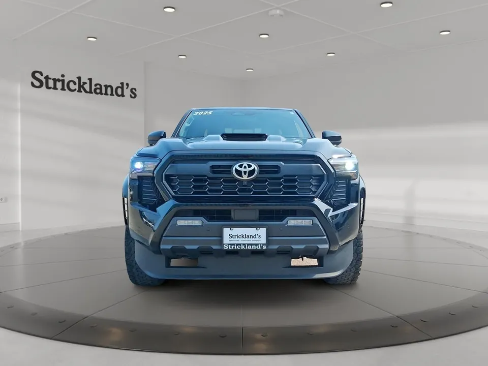 Toyota Tacoma 2025 photo 2