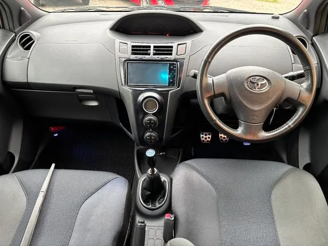 Toyota Vitz Rs 2010 photo 5