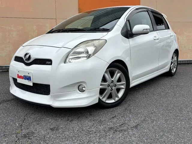 Toyota Vitz Rs 2010 photo 2