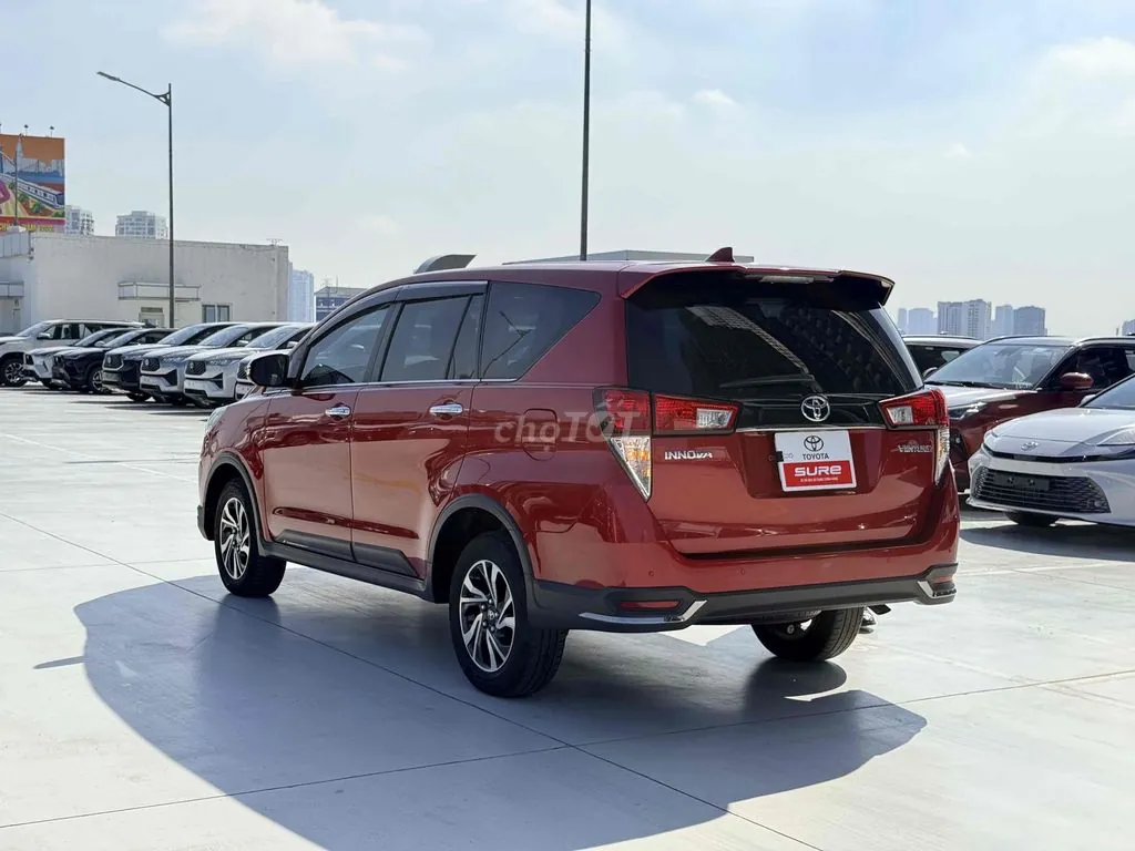 Toyota Innova 2023 photo 4