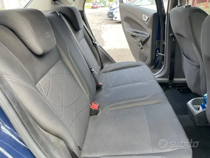 Ford Fiesta 2014 photo 2