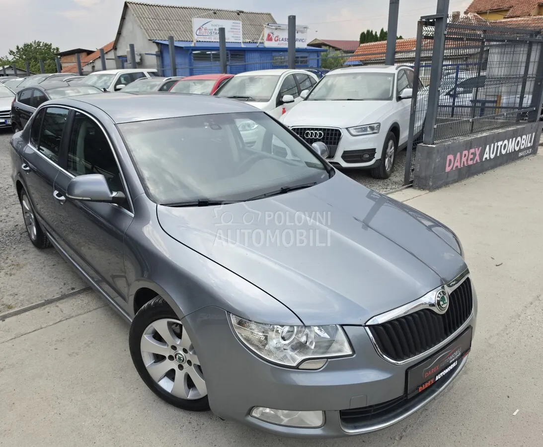Skoda Superb 2011 photo 2