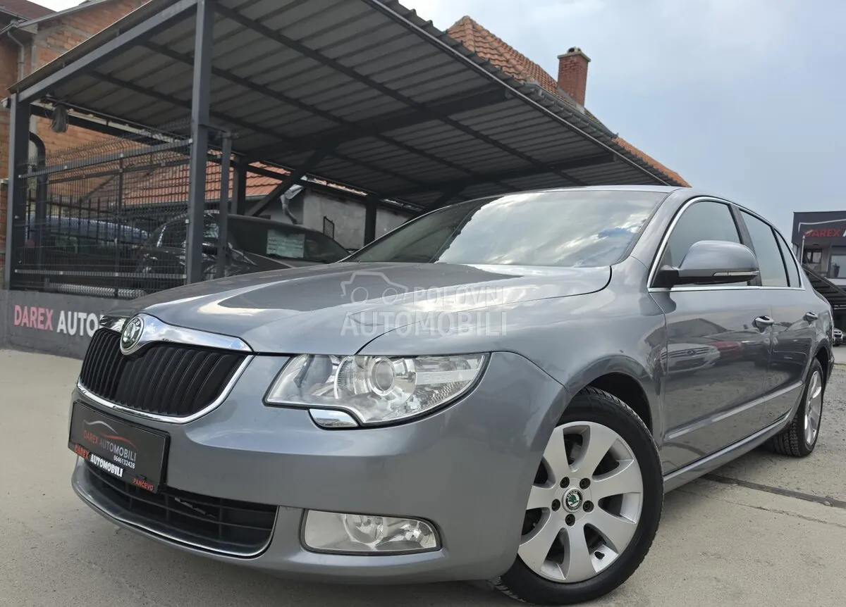 Skoda Superb 2011 photo 4
