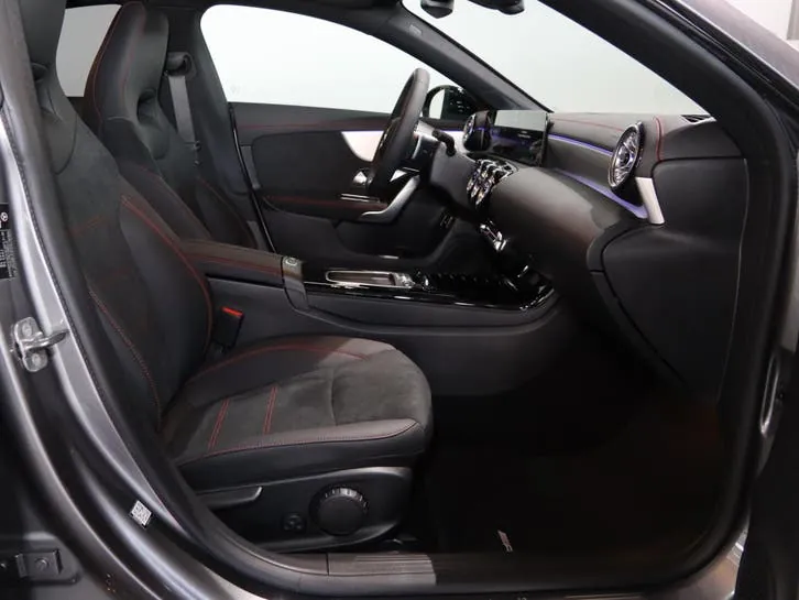 Mercedes-Benz Cla 2025 photo 2