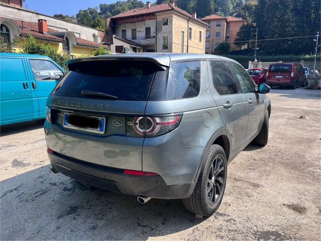 Land Rover Discovery Sport 2016 photo 3
