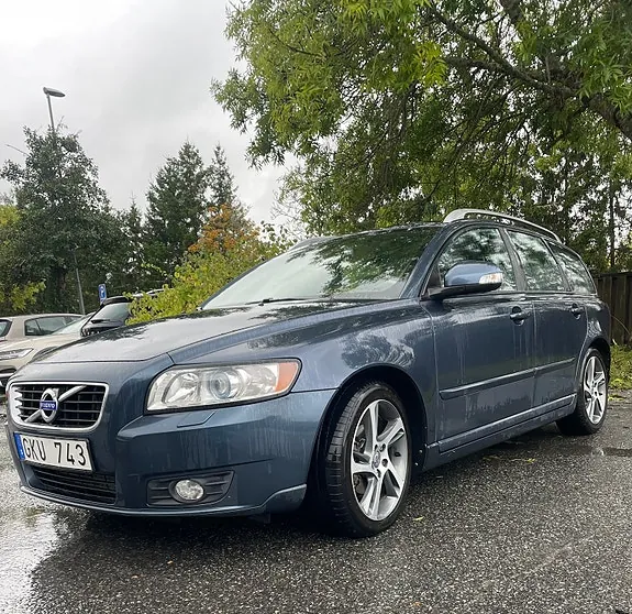 Volvo V50 2012 photo 2