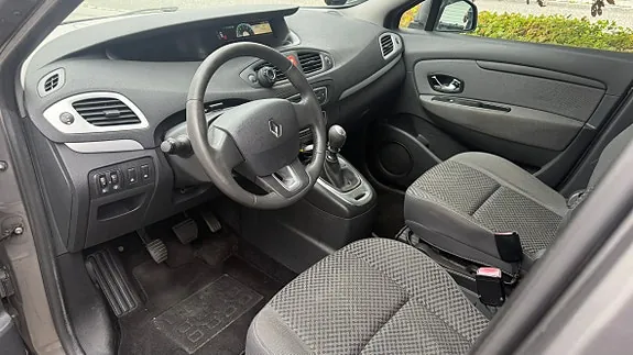 Renault Grand Scenic 2012 photo 5