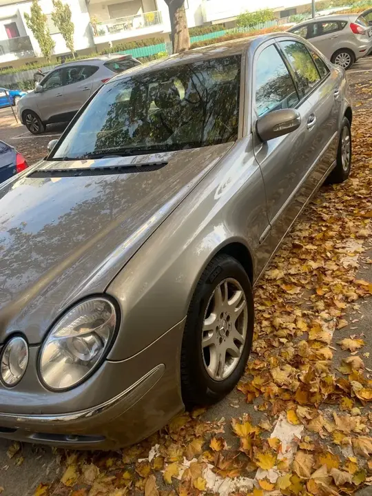 Mercedes-Benz E-Class 2005 photo 3