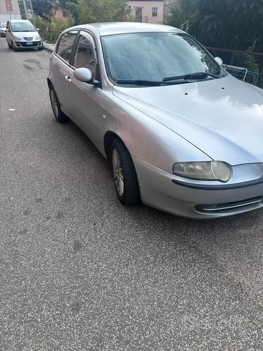 Alfa Romeo 147 2003 photo 2