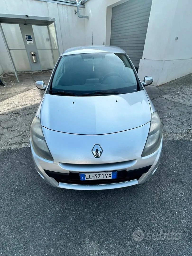 Renault Clio 2012 photo 4