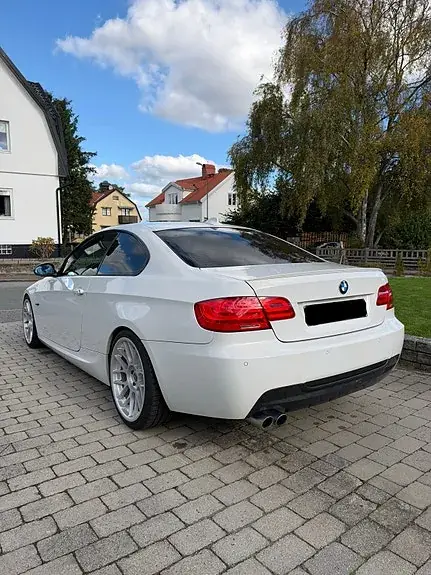 BMW 330D 2010 photo 4
