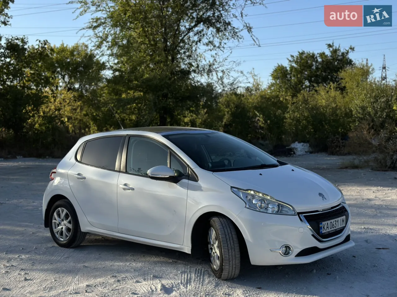 Peugeot 208 2014 photo 5
