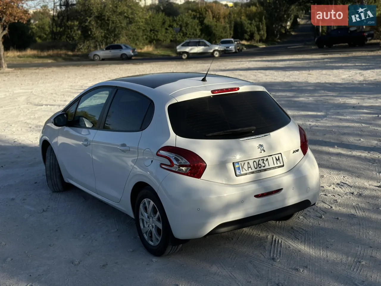 Peugeot 208 2014 photo 4