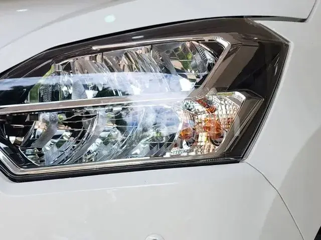 Toyota Pixis 2024 photo 4