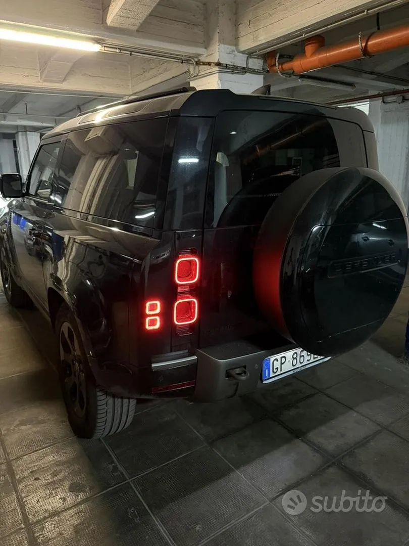 Land Rover Defender 2023 photo 3