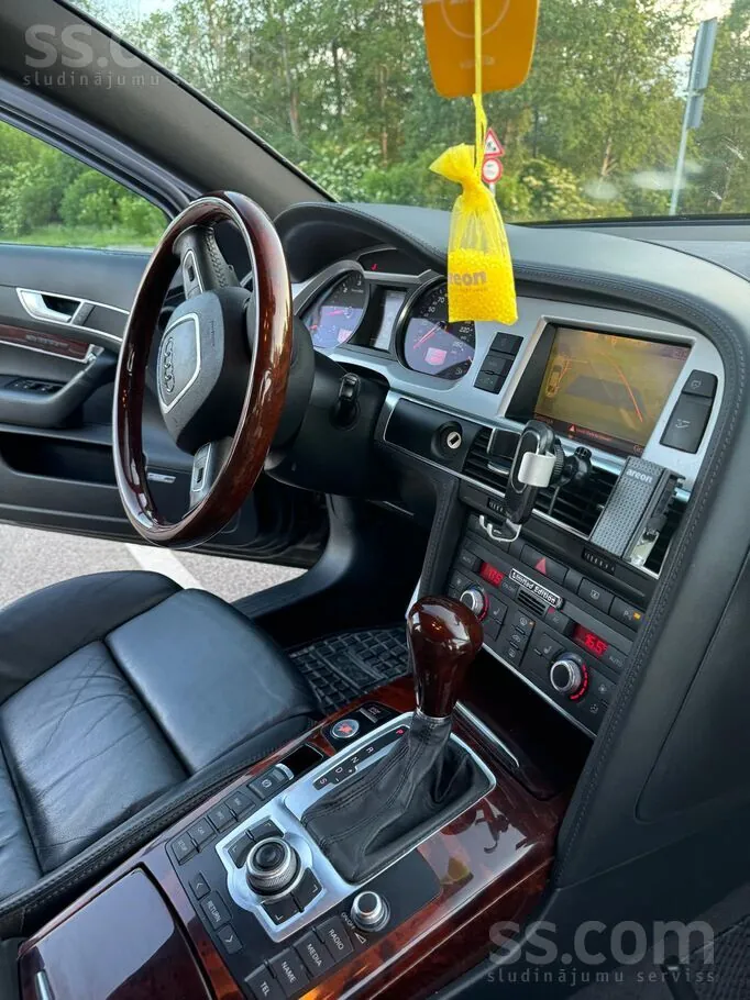 Audi A6 2010 photo 3