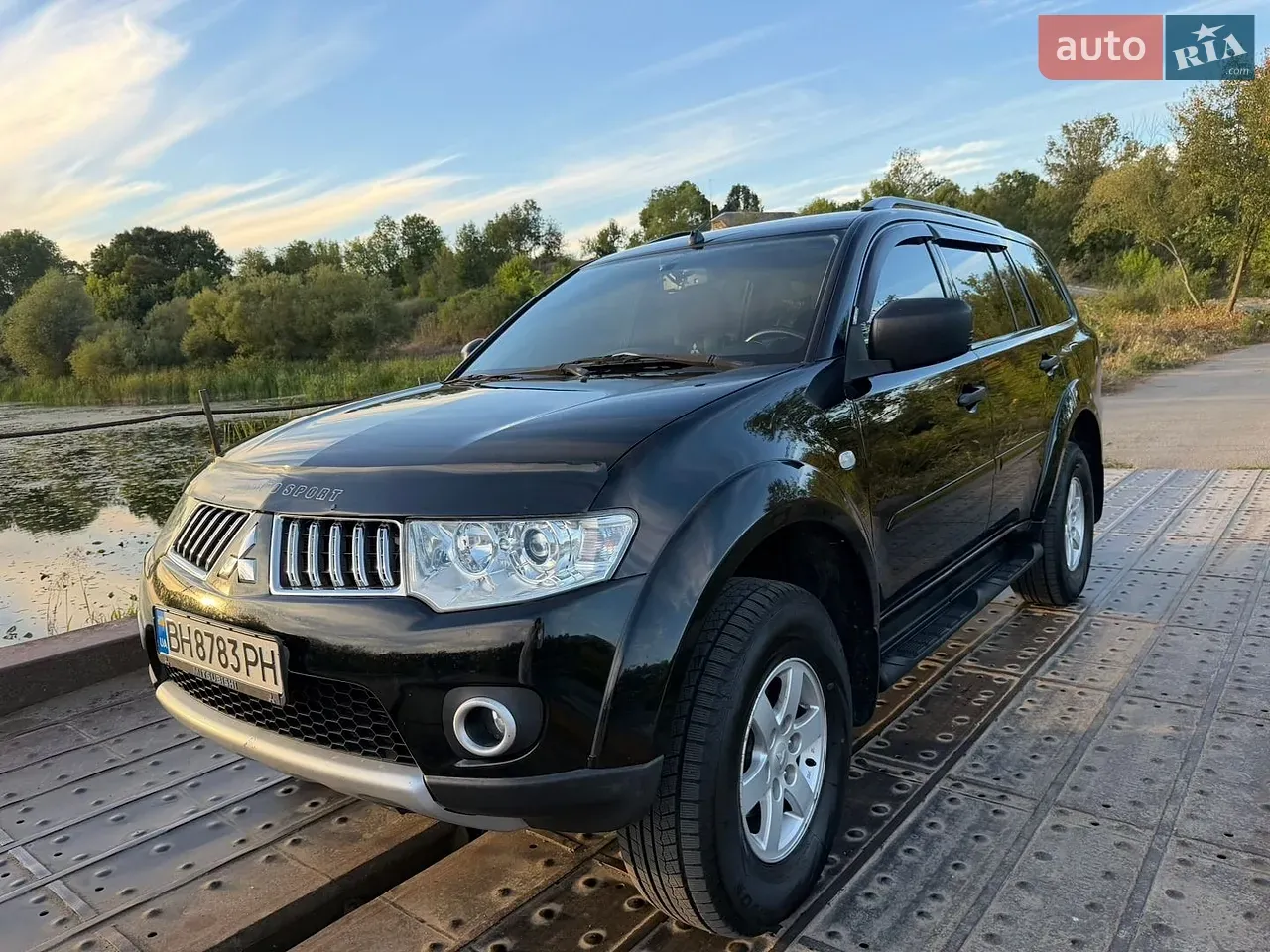 Mitsubishi Pajero Sport 2012 photo 3