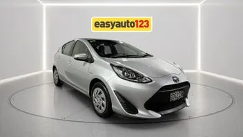 Toyota Aqua 2018 photo 2