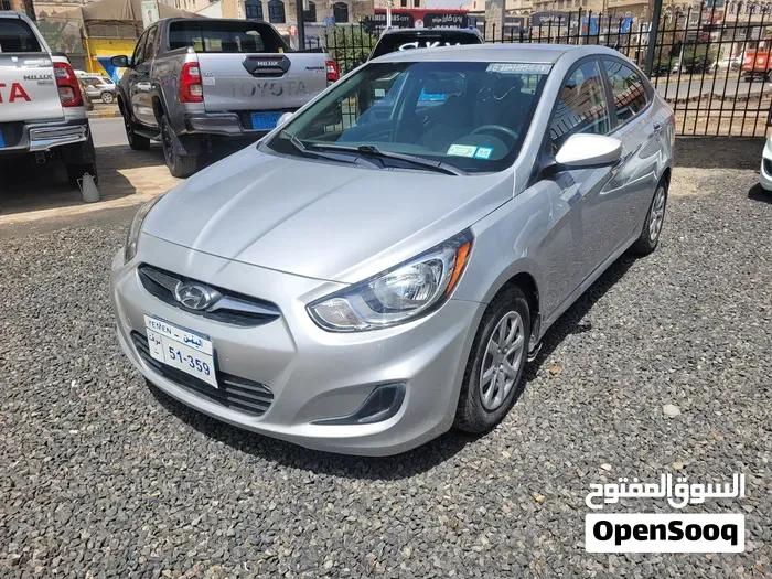 Hyundai Accent 2012 photo 2