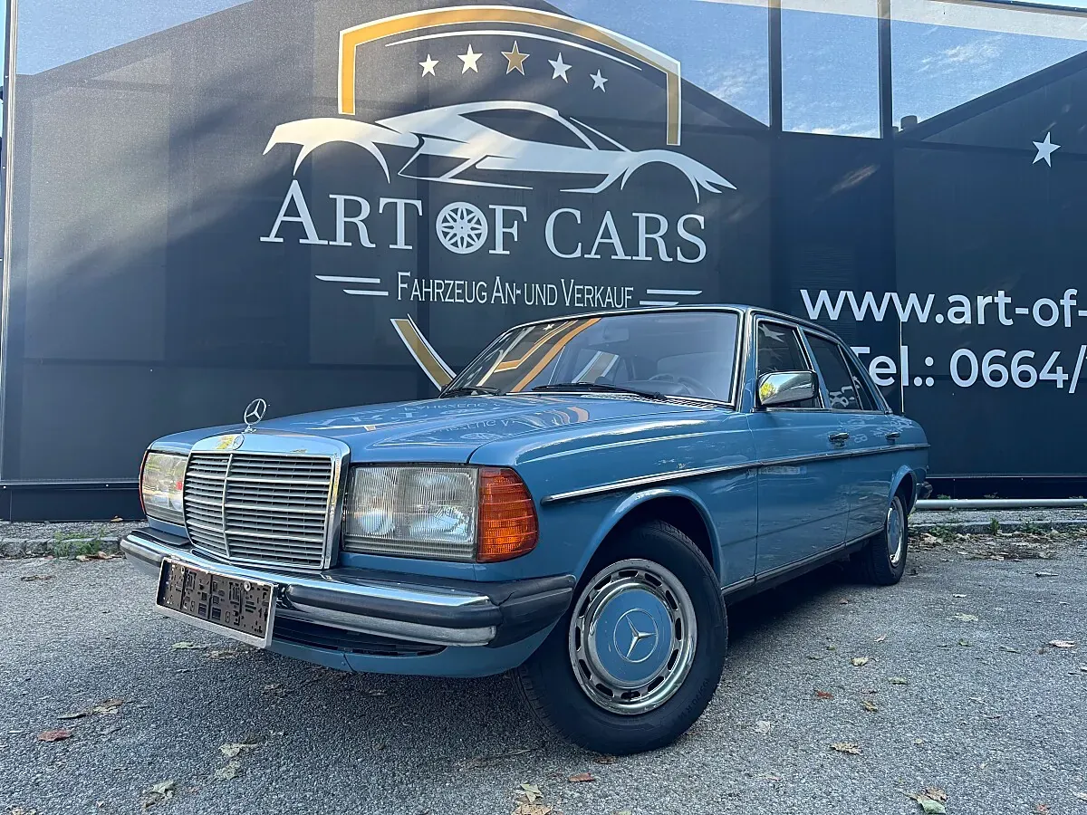 Mercedes-Benz 230 1979 photo 2