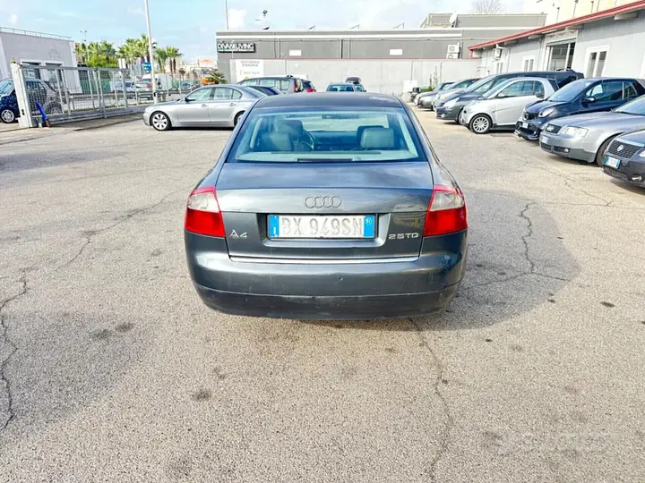Audi A4 2001 photo 4