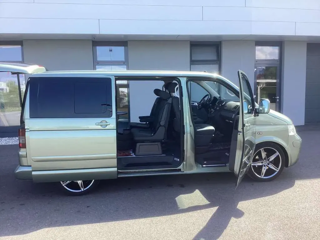 Volkswagen Multivan 2003 photo 2