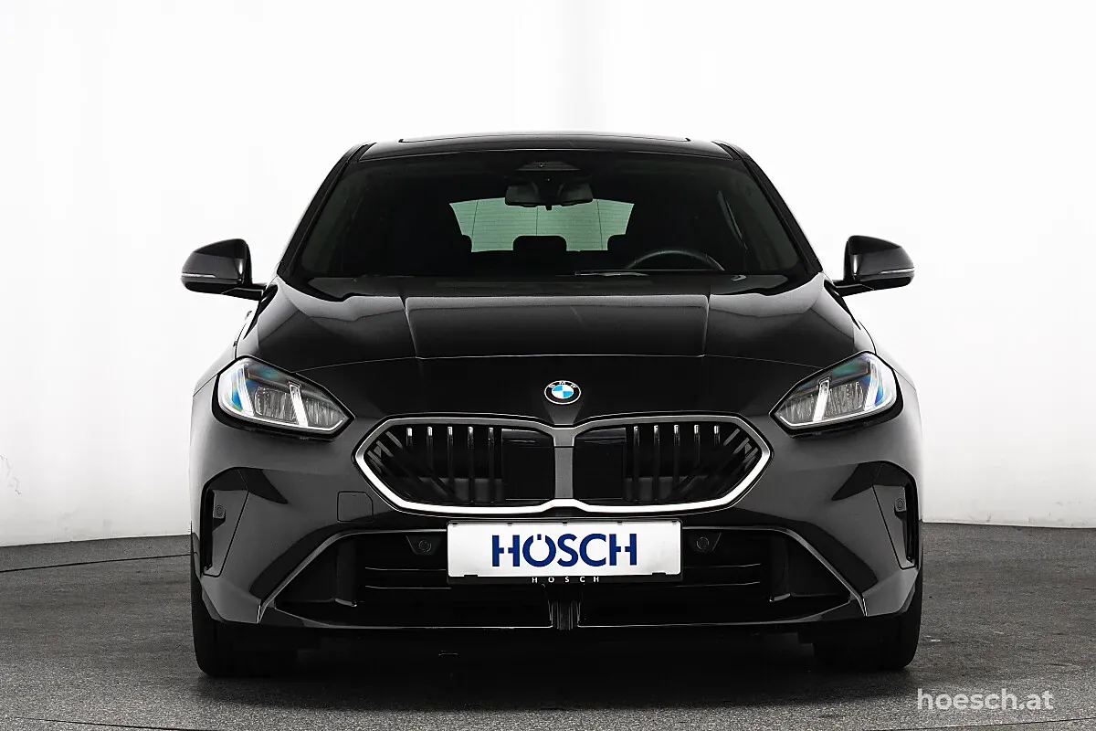 BMW 1 Series 2026 photo 2