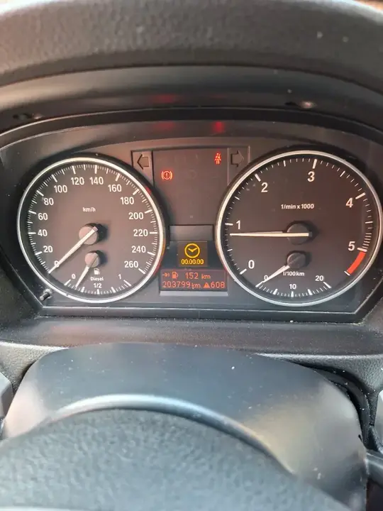 BMW 3 Series 2010 photo 2
