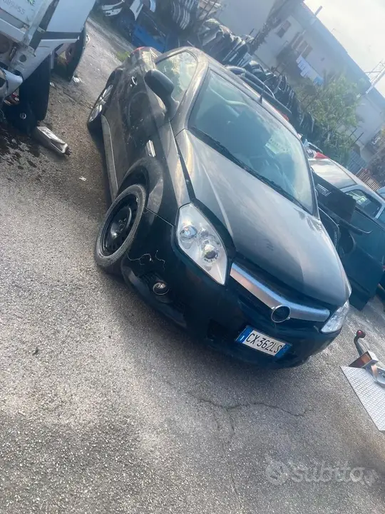 Opel Tigra Twintop 2005 photo 2