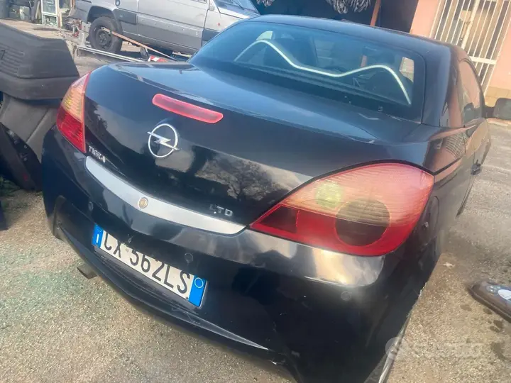 Opel Tigra Twintop 2005 photo 3