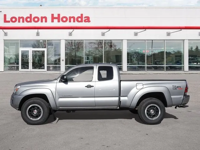 Toyota Tacoma 2015 photo 2