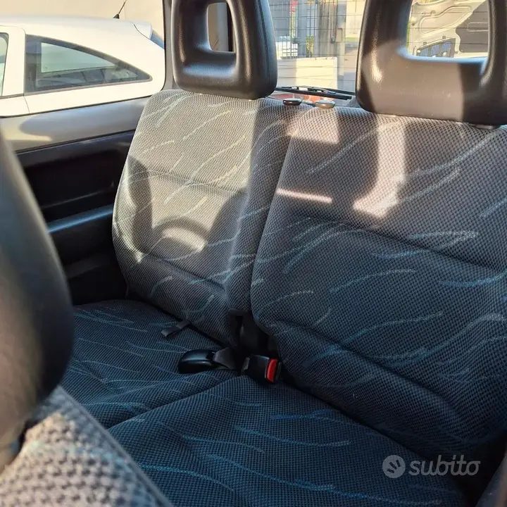 Suzuki Jimny 2002 photo 4