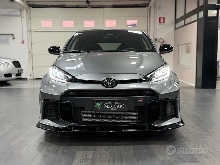 Toyota Yaris 2024 photo 2