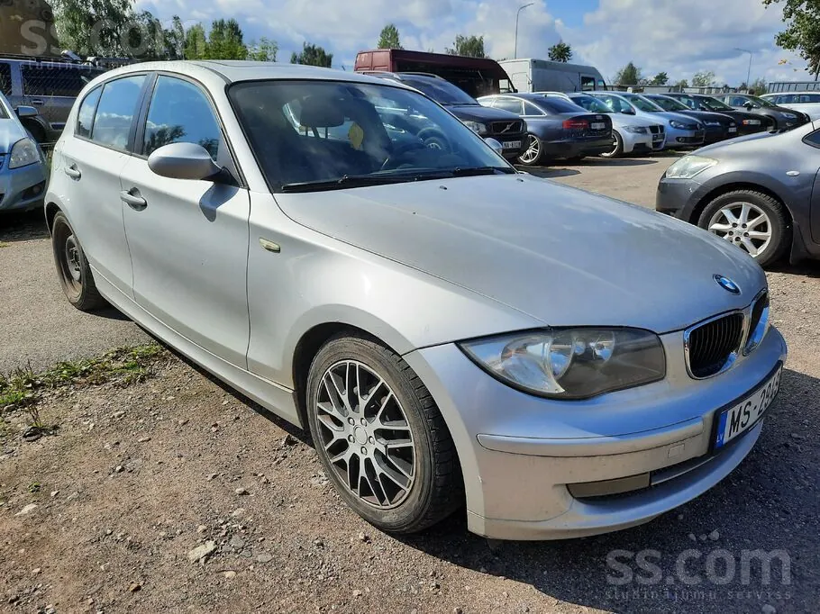 BMW 118 2009 photo 2
