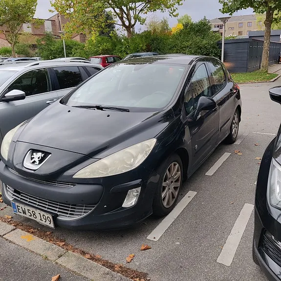 Peugeot 308 2011 photo 2