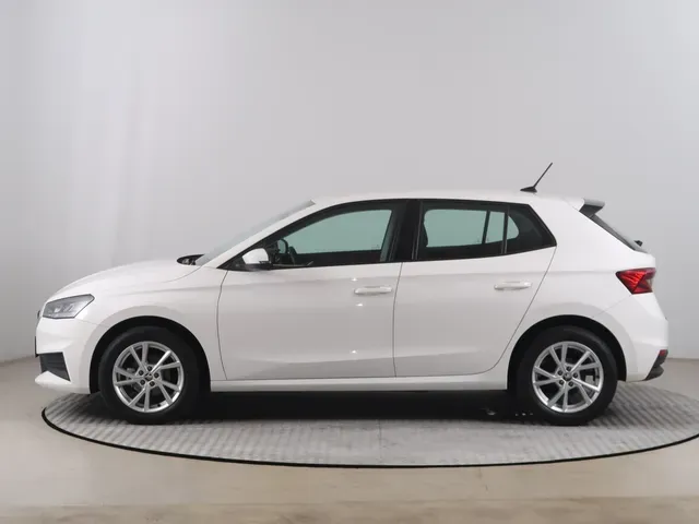 Skoda Fabia 2023 photo 2