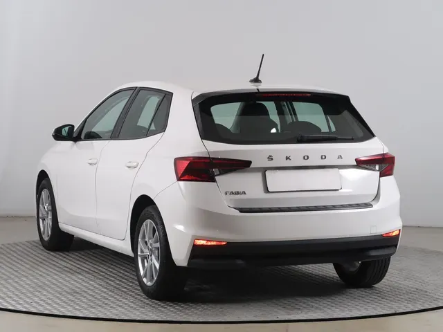Skoda Fabia 2023 photo 3