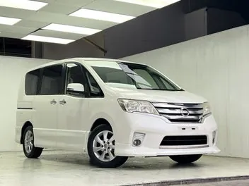 Nissan Serena 2012 photo 2