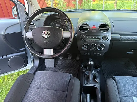 Volkswagen New Beetle 2008 photo 5