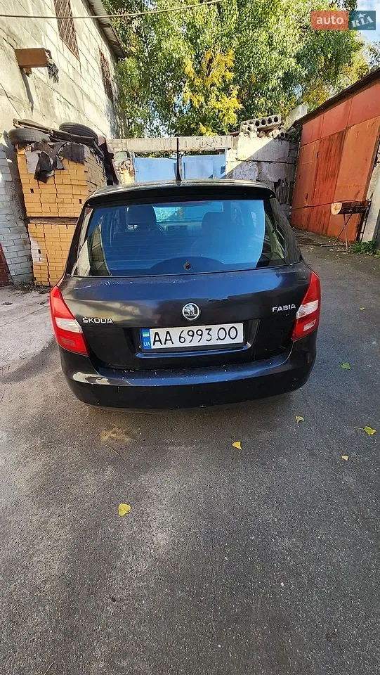 Skoda Fabia 2013 photo 2