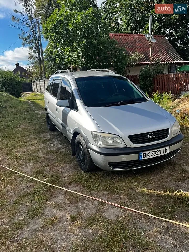 Opel Zafira 2000 photo 2
