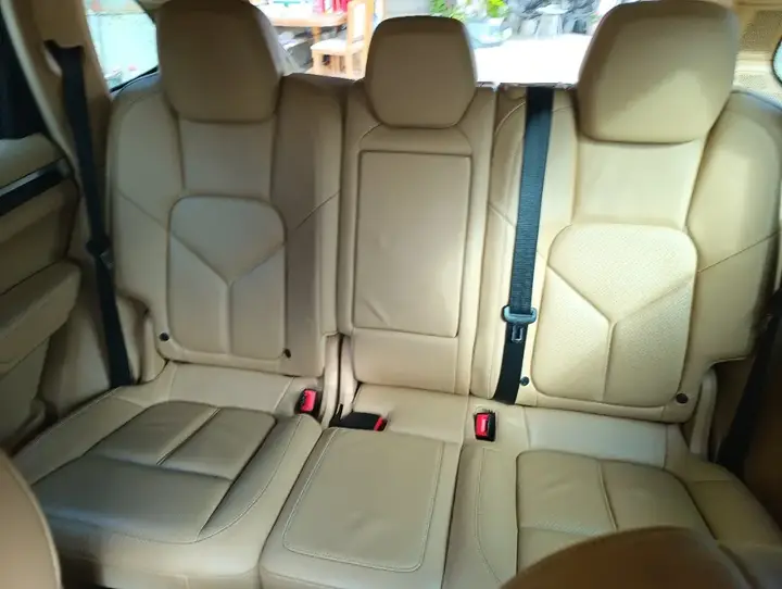 Porsche Cayenne 2010 photo 2