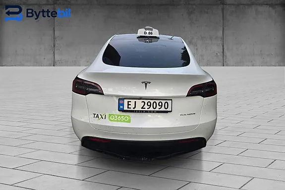 Tesla Model Y 2024 photo 4