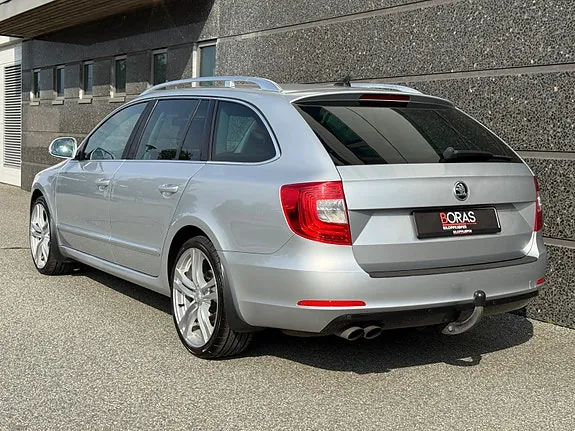 Skoda Superb 2015 photo 5