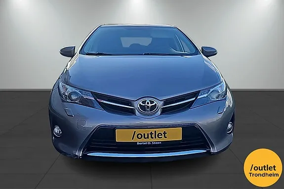 Toyota Auris 2014 photo 2