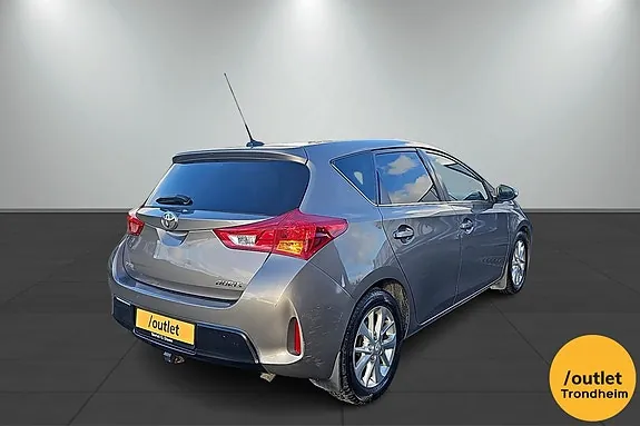 Toyota Auris 2014 photo 4