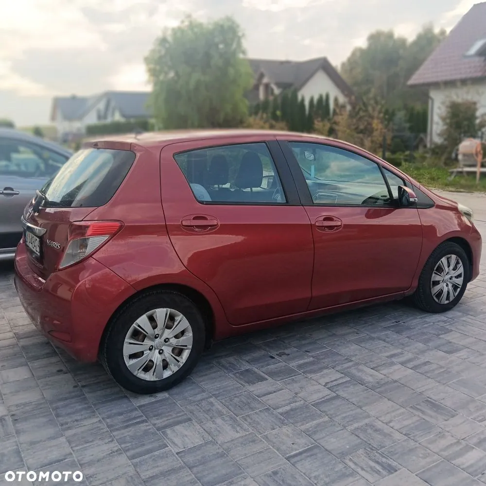 Toyota Yaris 2012 photo 4