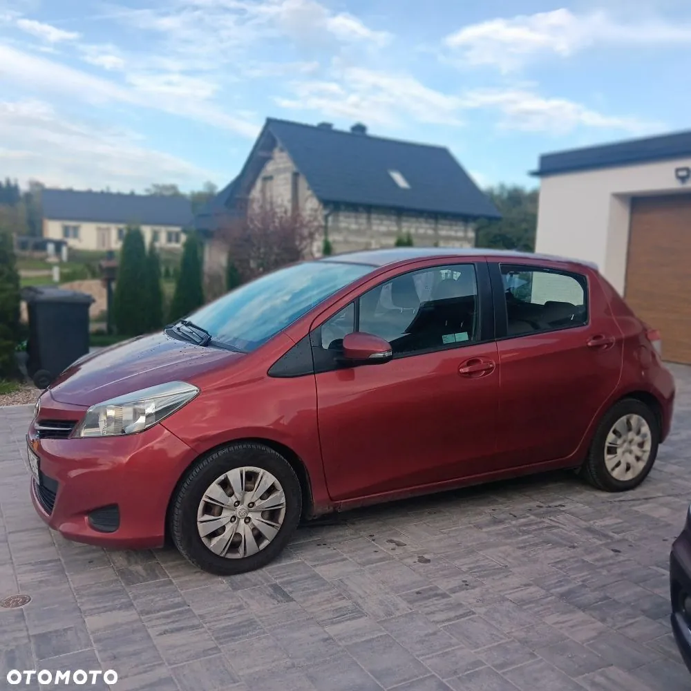 Toyota Yaris 2012 photo 2