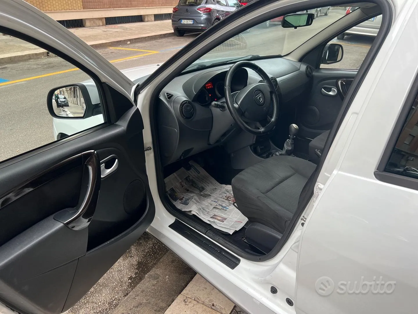 Dacia Duster 2012 photo 5