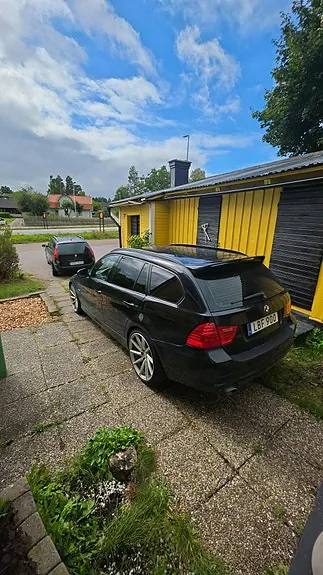 BMW 320D 2011 photo 2